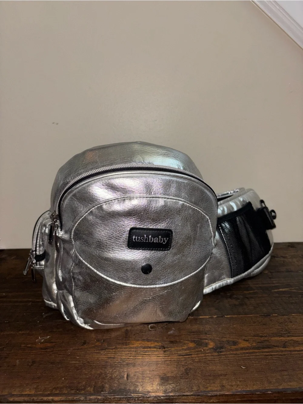 Tushbaby Silver Kids Hip Seat Carrying Bag - Hands-Free Child Seat
